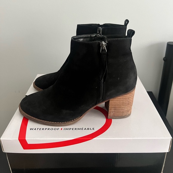 Blondo Nova Black Nubuck Waterproof Bootie - Picture 3 of 7